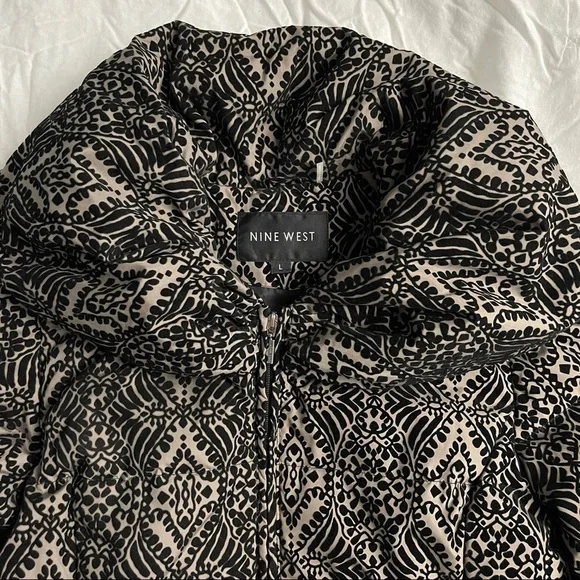 Nine West Velvet Satin Black Beige Damask Paisley Down Puffer Jacket Size Large - Picture 6 of 9